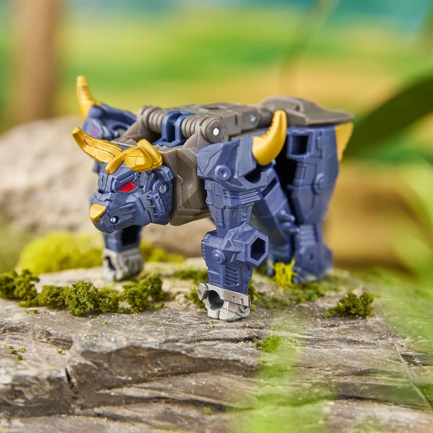 CYBERWORLD Megatron Cyber Changers 4-Inch Action Figure, Quick Change to Bull Mode, Robot Toys for Boys and Girls 6 and Up